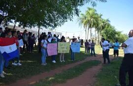 Manifestación de estudiantes de la Facultad de Enfermería y Obstetricia de Quiindy.