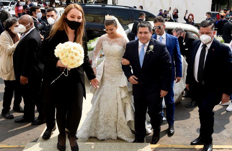 El sábado 15, Sol Cartes se casó en la Catedral Metropolitana de Asunción, donde no fue ningún fiscal.