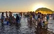 Masiva concurrencia de bañistas en playa municipal Kuarahy Reike.