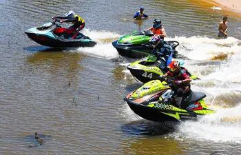 A partir de hoy aceleran las motos acuáticas en el Nativa Nautic-Club, ubicado en el Km. 250 de la ciudad de Juan E. O´leary.