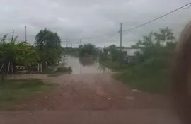 A consecuencia del desborde del arroyo Ferreira, los bañadenses sufrieron de una inundación que destruyó sus pertenencias, perjudicándolos materialmente.