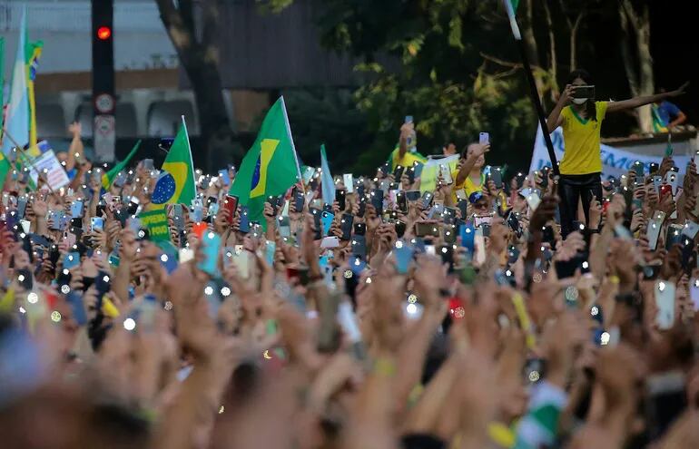 Partidarios del presidente brasileño Jair Bolsonaro durante una protesta en Sao Paulo, el martes.