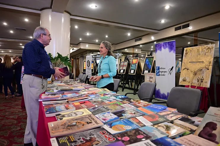 Editoriales de Paraguay y Argentina ofrecen una amplia variedad de libros e historietas en la 23° Feria del Libro Chacú-Guaranítica.