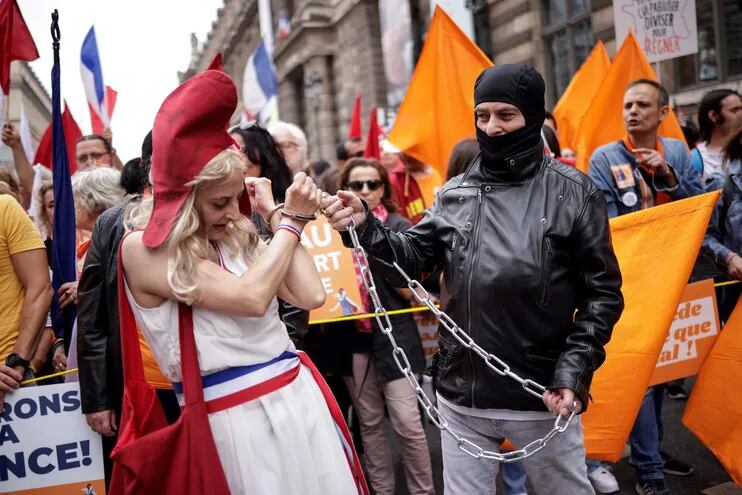 Protesta de antivacunas en Francia.