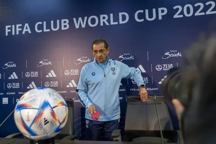 El entrenador argentino Ramón Díaz durante la rueda de prensa previa a la final del Mundial de Clubes.