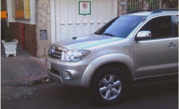 Obstrucción de garaje, agua sucia y mendigos - Locales - ABC Color