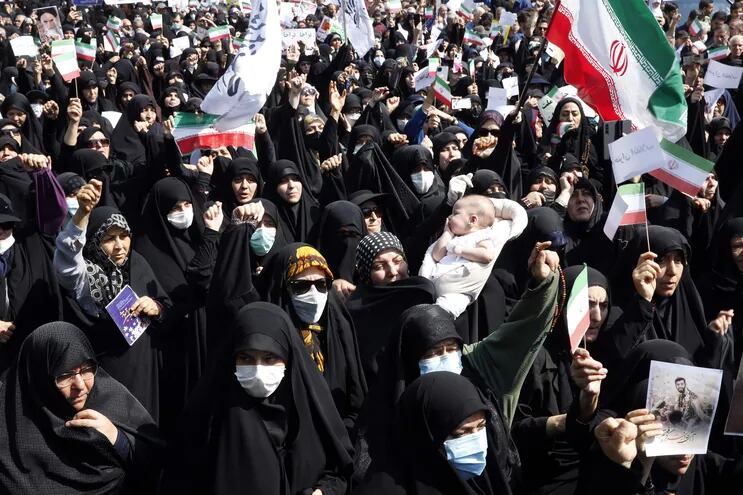 Miles de iraníes parciparon de la movilización progubernamental en Teherán.  (EFE/EPA)