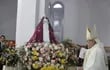 El obispo de la Diócesis de Caacupé, Mons. Ricardo Valenzuela, ofició la eucaristía en el templo de Santa Elena.