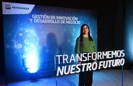 Martha Fernández, gerente de Estaciones de servicio, durante el encuentro “Transformemos nuestro futuro”, organizado por Petrobras.