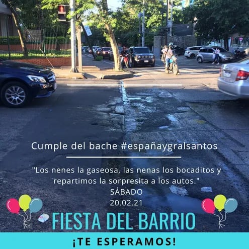 Invitación al cumpleaños del bache, cursada por los vecinos del cruce de la avenida España con General Santos.