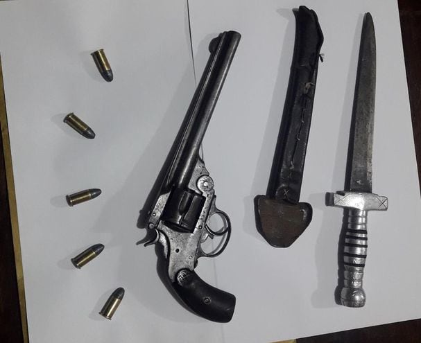 Armas encontradas en poder de Eutacio Rojas Barrios, de 62 años.