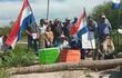 Un grupo de pobladores de Montuoso Costa, distrito de Guazucuá, se manifestaron para exigir a las autoridades la reparación y el mantenimiento de camino de to tiempo.