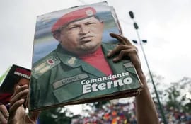 la-figura-del-fallecido-expresidente-hugo-chavez-sigue-centrando-la-politica-venezolana-mientras-el-pais-padece-los-efectos-de-las-acciones-tomadas-e-220123000000-1054837.jpg