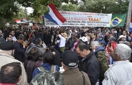 Una manifestación de los extrabajadores de Itaipú.