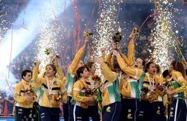 maravilloso-festejo-de-las-jugadoras-brasilenas-tras-la-obtencion-de-su-primer-titulo-mundial-de-handbol--224239000000-1028890.jpg