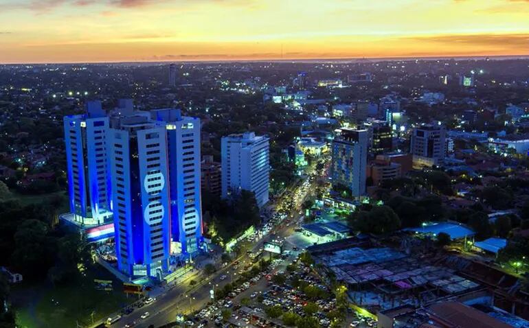 Vista de Asunción. El clima para negocios en Latinoamérica inicia 2023 en su mejor nivel desde 2021, según la Fundación Getulio Vargas de Brasil. (archivo)