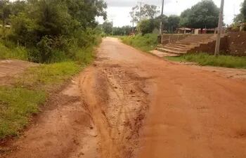 El camino vecinal que conecta la compañía Aguai'y con varias otras comunidades, que urge sea reparado