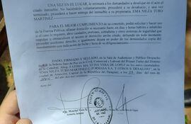 Mandamiento de desalojo firmado por la actuaria Mouriel Vera y la jueza fallecida Fátima Vera, que usó el oficial de justicia