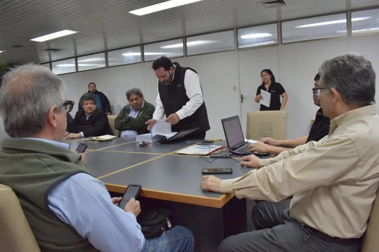En el salón de intendentes de la Municipalidad de Asunción se realizó la apertura de sobres.