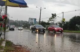 Una lluvia mansa se registra este martes en el Este del país.