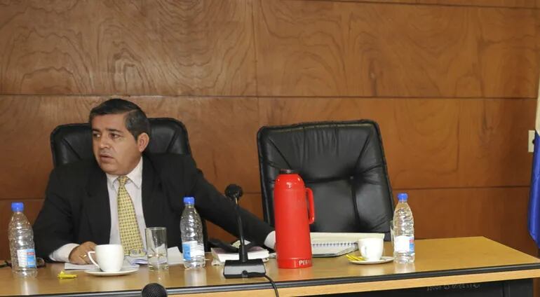 Elio Ovelar, el cuestionado juez que sobreseyó definitivamente al diputado Núñez Salinas.