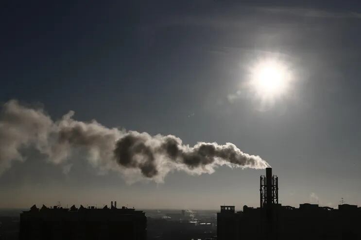 La mitad de los latinoamericanos viven en lugares de alta contaminación,  indicó el informe anual de Políticas Energéticas de la Universidad de Chicago.