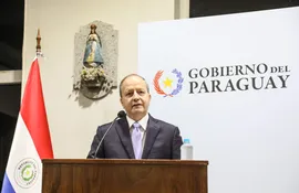 El ministro de Economía y Finanzas, Carlos Fernández Valdovinos.