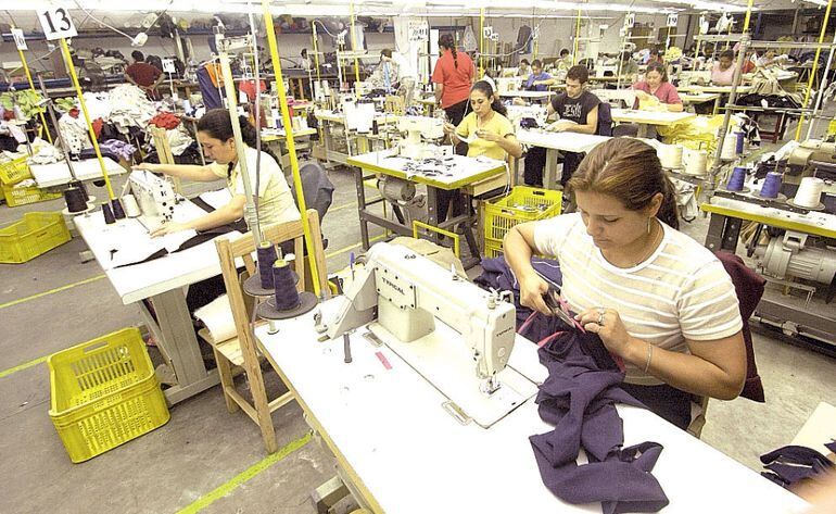 Las industrias textiles emplean a al menos 200.000 personas y la mayoría de ellas son mujeres (Archivo).