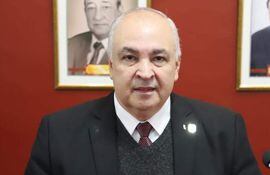 Gustavo Benicio Miranda Villamayor, decano de la Facultad de Derecho de Itapúa, pretende seguir en el Consejo de la Magistratura.