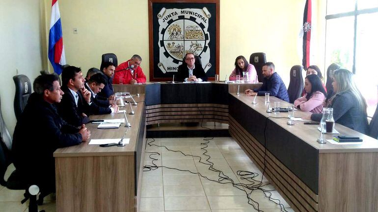 La Junta Municipal de Minga Guazú autorizó al intendente Diego Ríos Llano a convocar dos licitaciones.