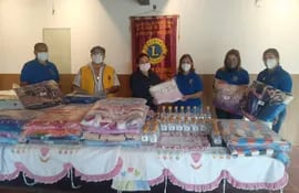 El Club de Leones de San Ignacio Guasu entregó hoy en concepto de donación frazadas, edredones, sábanas y ropas de cama para la Unidad de Terapia Intensiva (UTI) pediátrica del Hospital Distrital de San Ignacio.