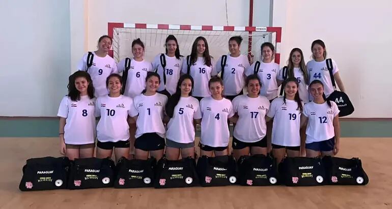 Las chicas de la selección U16 que participan del Sur-Centro en Mendoza.