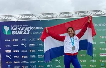 Ana Paula Argüello, la primera paraguaya en superar los 6 metros en salto, también se ganó plata en salto triple.