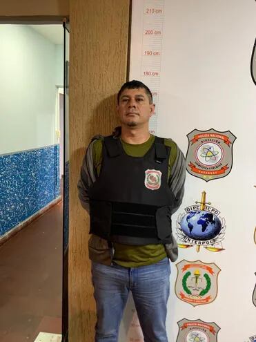 Esteban Rojas Almada, paraguayo de 45 años, que estaba prófugo desde febrero de este año, como presunto autor del femicidio de su pareja, Ferni Ayala, en Buenos Aires, Argentina.