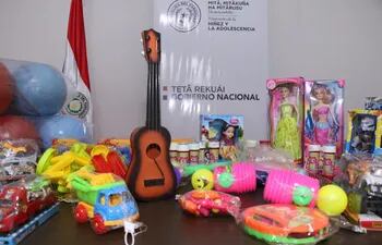 El Banco de juguetes junta los nuevos y usados que se quieran donar ya que el ministerio de la niñez llega a los menores del Centro de Atención Integral que funciona en el mercado de abasto y también a los que son beneficiados con el programa Abrazo.