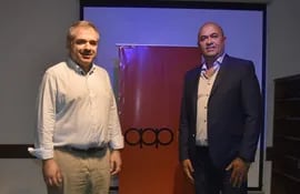 Pascual Rubiani, presidente de APAP, y Oscar Rojas, representante de la Comisión de medios de APAP.