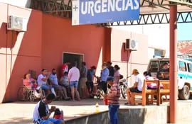 Servicio de urgencias se encuentra abarrotado en el Hospital Regional de Villarrica.