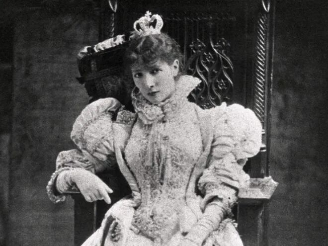 Sarah Bernhardt adorada por el público.