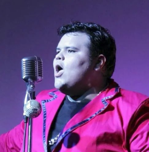 Héctor Candia, tenor.