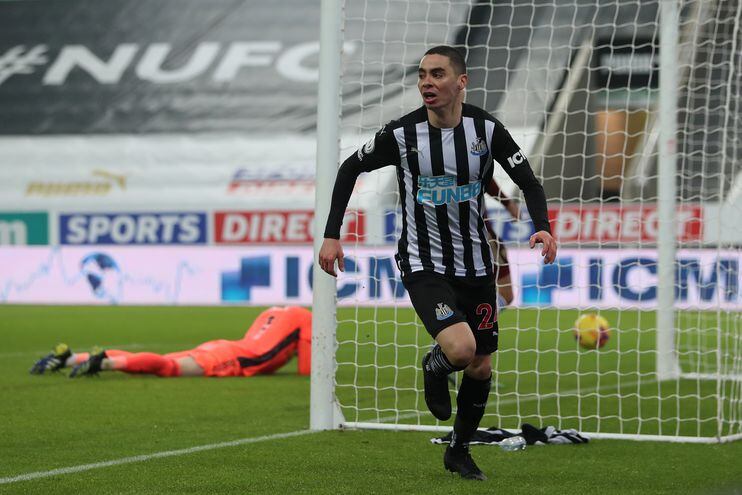Miguel Almirón anotó para el Newcastle que volvió a perder