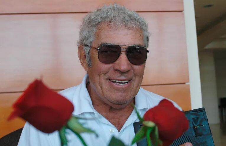 El cantante y compositor argentino Chico Novarro en una de sus últimas visitas a Paraguay. El artista falleció hoy a los 88 años.