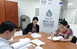 La postulación a las becas se iniciará en los últimos días del mes de agosto, anunció la directora de Becal, Andrea Picaso.