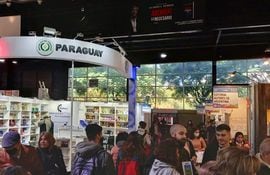 El stand de Paraguay está ubicado en el pabellón azul del predio ferial de La Rural de Buenos Aires. El mismo ofrece libros en castellano y guaraní.