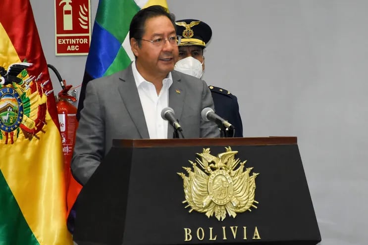 El expresidente de Bolivia, Luis Arce durante la toma de juramento del nuevo alto mando militar, en la Casa Grande del Pueblo, en La Paz, Bolivia.