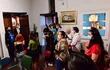 Personas de diferentes edades participan de las visitas guiadas que se realizan en el marco de la "Noche de los Museos" en el Museo Memoria de la Ciudad, ubicado en la Casa Viola. El sitio forma parte del Centro Cultural Manzana de la Rivera.