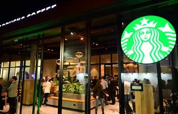 La afamada cadena de cafés Starbucks ya opera en Paraguay.