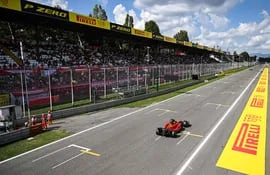 El Ferrari del monegasco Charles Leclerc en el primer ensayo libre del Gran Premio de Italia.