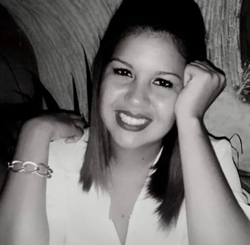 Leticia Castillo, de 24 años, falleció buscando terapia intensiva.