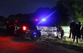 Al menos 46 cadáveres de inmigrantes fueron hallados en un camión en Texas.