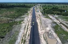 Los trabajos en la ruta PY09 "Don Carlos Antonio López", más conocida como Ruta Transchaco, avanzan rápidamente en su primer tramo, específicamente en el Lote 3 en la zona del río Montelindo, entre el Km 173 y Km 250.